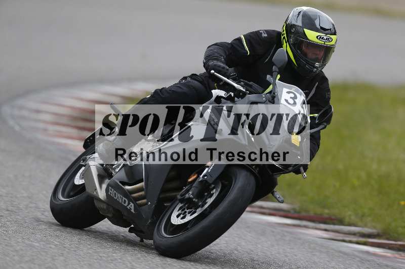 /14 25.04.2024 TZ Motorsport Training ADR/Gruppe gelb/35